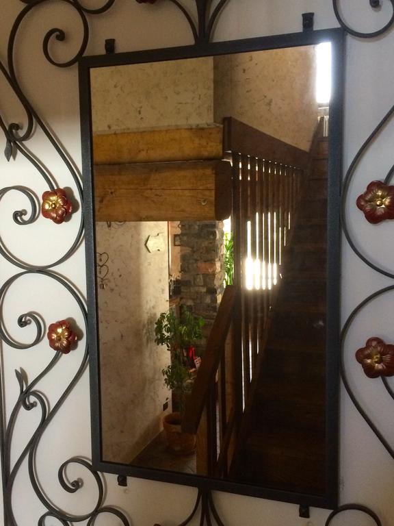 Agriturismo Le Radici Сан Феделе Интелви Екстериор снимка