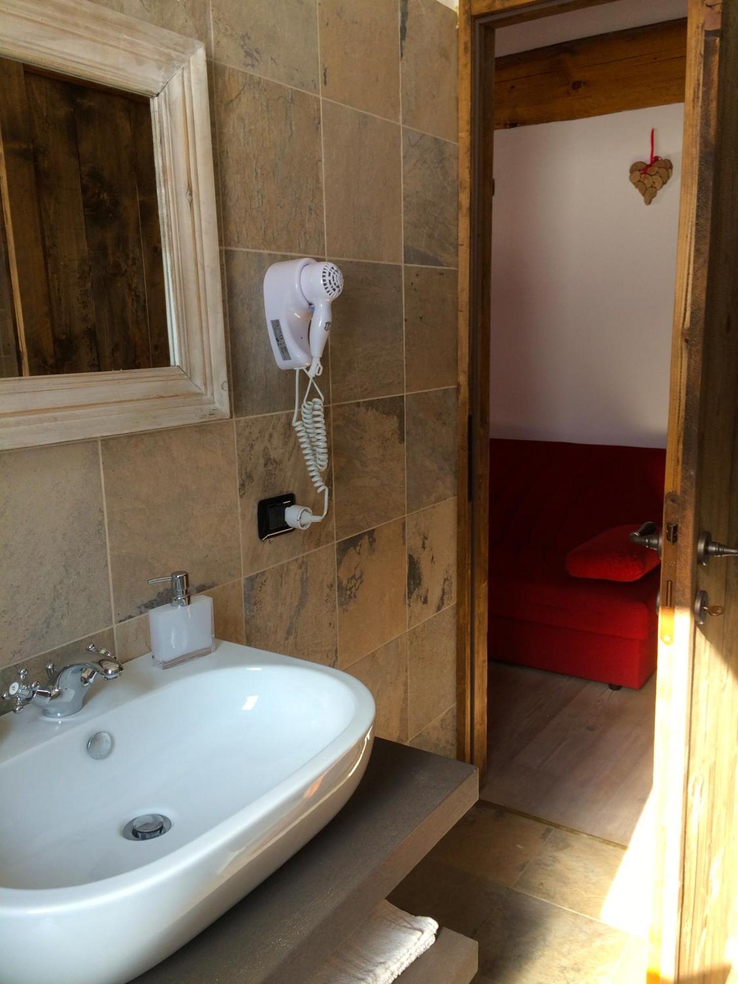 Agriturismo Le Radici Сан Феделе Интелви Стая снимка
