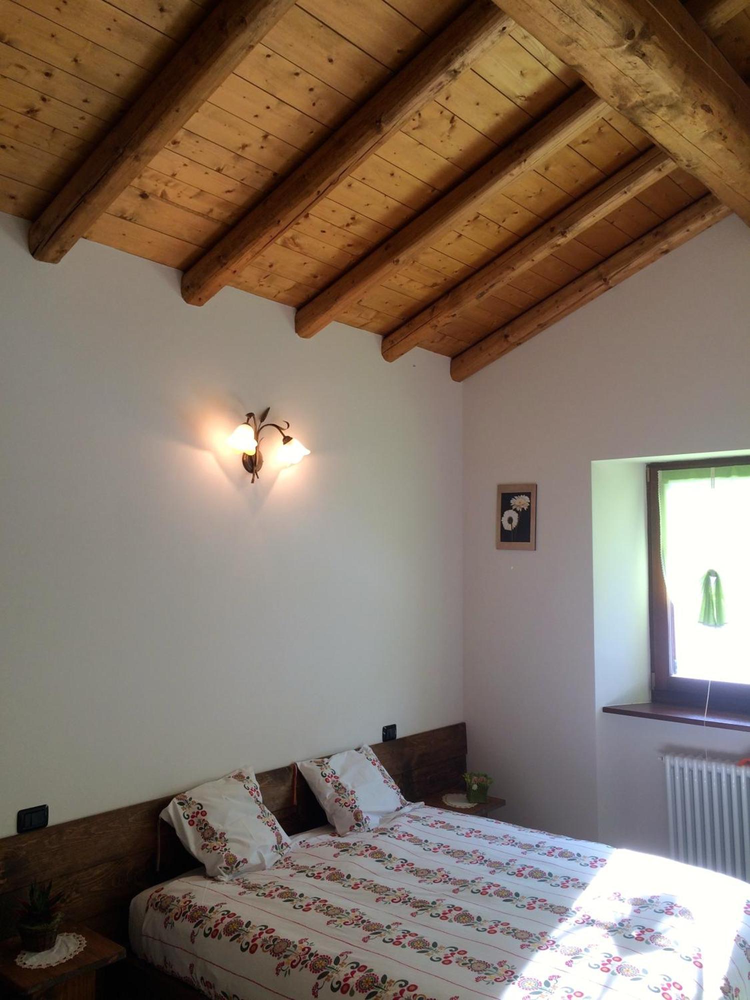 Agriturismo Le Radici Сан Феделе Интелви Стая снимка