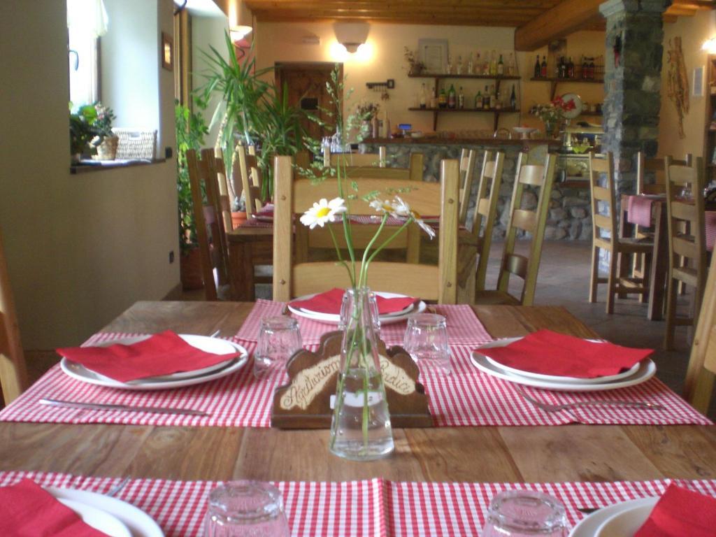 Agriturismo Le Radici Сан Феделе Интелви Екстериор снимка